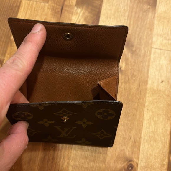 Louis Vuitton Men’s Wallet - Picture 7 of 8